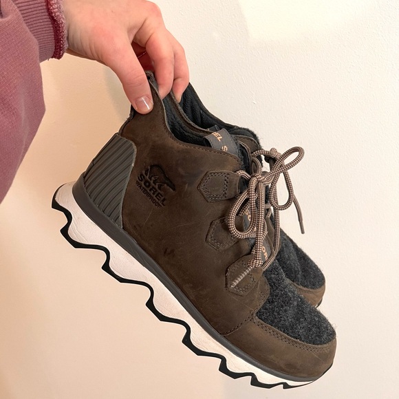 Sorel Boots - Picture 1 of 4